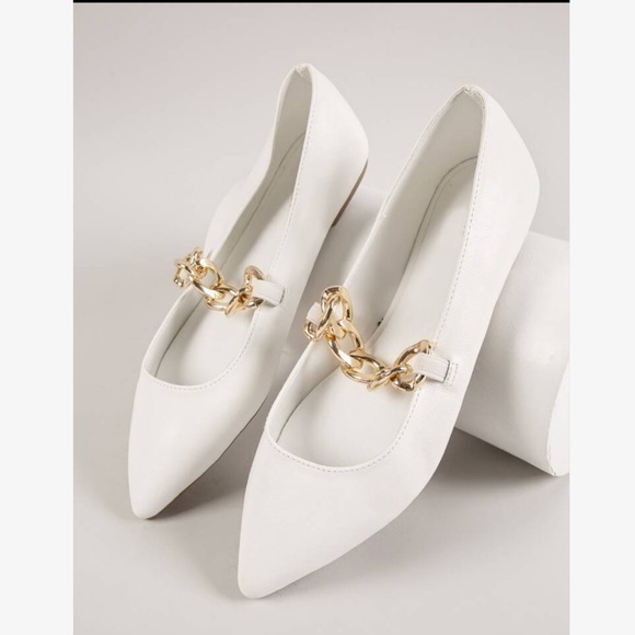 Vegan Leather Chain Detailing Pointed Toe Flats - Picture 2 of 11